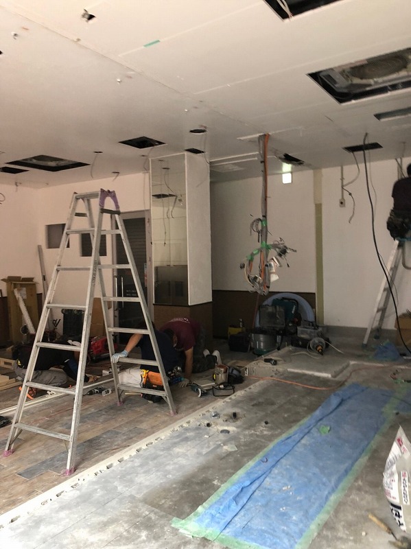 西新バー 内装工事